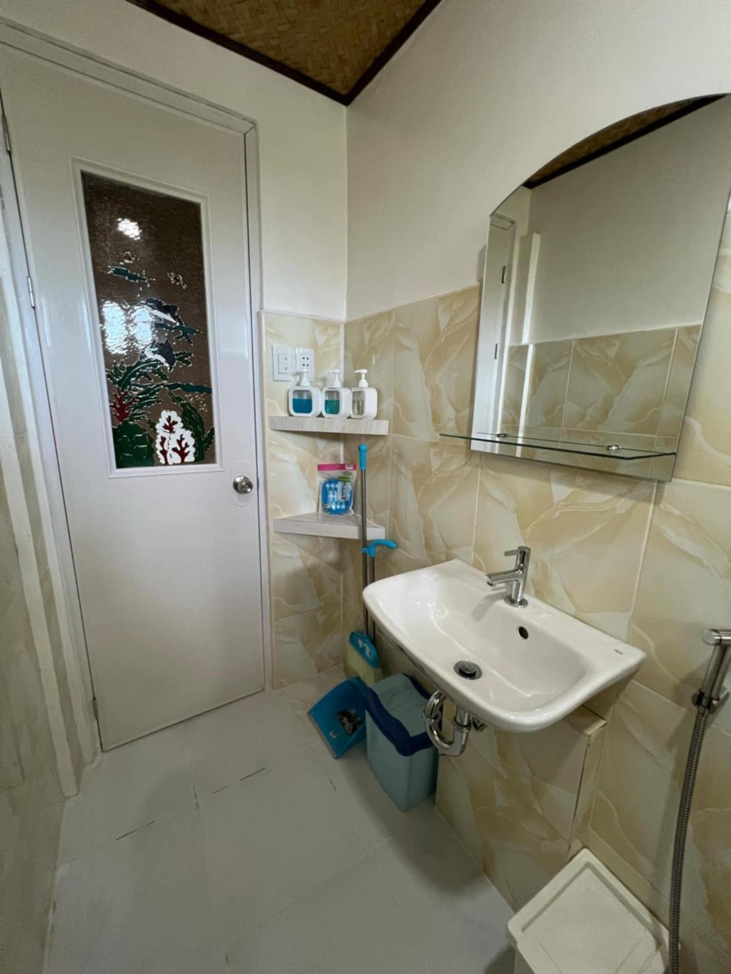 Itaytay Princesa Michaella Hostel מראה חיצוני תמונה